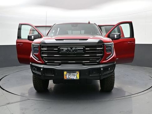 Used 2026 GMC Sierra 1500 AT4X w/ LPO, Black Badging Package AWD/4WD image 31