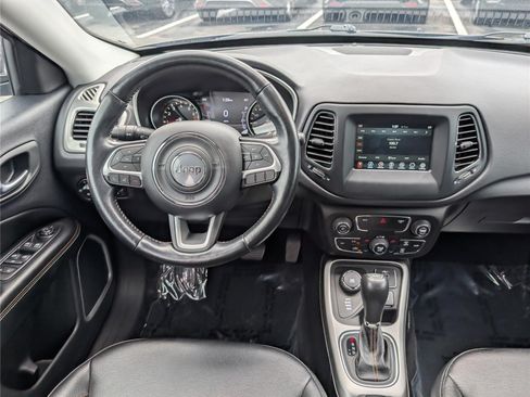 Used 2020 Jeep Compass Latitude w/ Popular Equipment Group AWD/4WD image 16