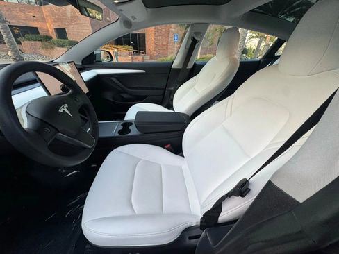 Used 2023 Tesla Model 3 Standard Range image 29