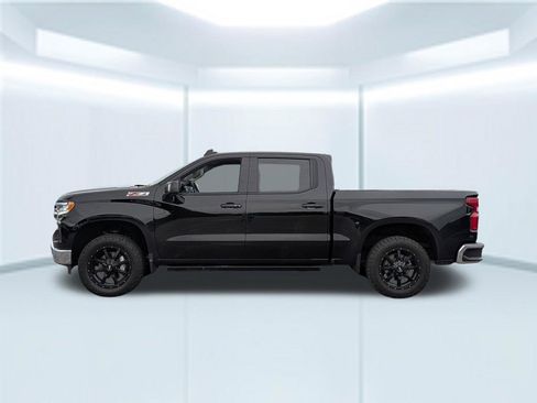 Used 2024 Chevrolet Silverado 1500 LTZ w/ Z71 Off-Road Package AWD/4WD image 2
