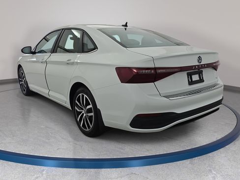 New 2026 Volkswagen Jetta SE image 7