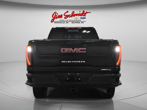 Used 2025 GMC Sierra 2500 AT4 w/ AT4 Premium Plus Package image 4