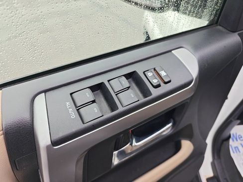 Used 2016 Toyota 4Runner SR5 image 13