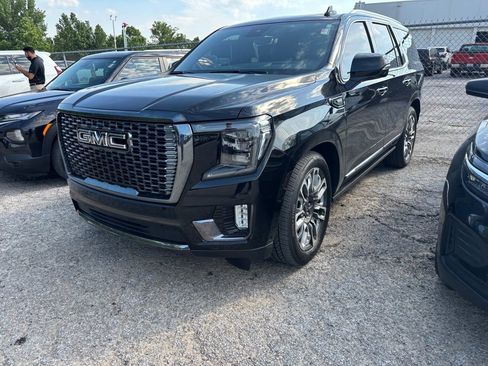 Used 2024 GMC Yukon Denali Ultimate AWD/4WD image 4