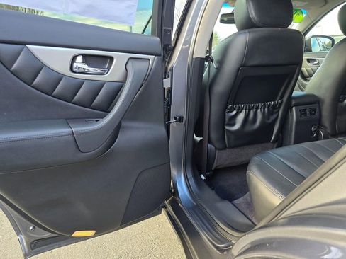 Used 2016 INFINITI QX70 2WD image 15