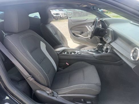 Used 2017 Chevrolet Camaro LT RWD image 23