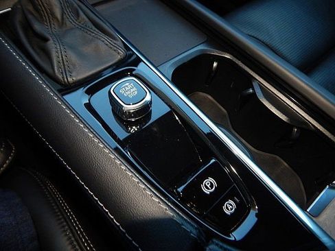 Certified 2022 Volvo XC90 T6 Inscription image 23