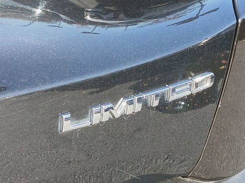 Used 2017 Jeep Renegade Limited image 25