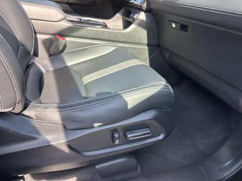 Used 2023 Honda Pilot EX-L image 11