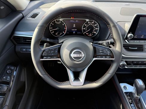 New 2025 Nissan Altima 2.5 SR image 14