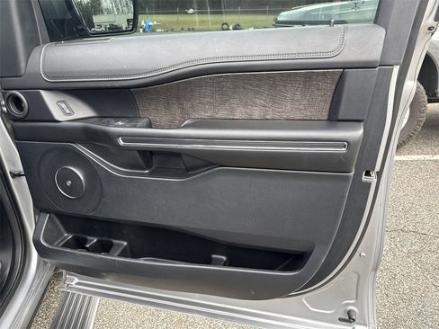 Used 2021 Ford Expedition Max Limited image 14