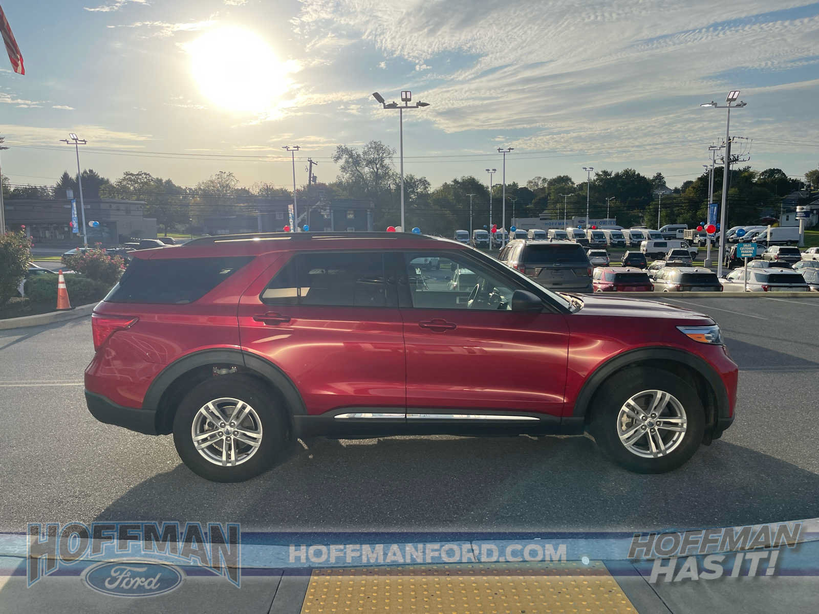 Used 2023 Ford Explorer XLT w/ Equipment Group 202A AWD/4WD image 7
