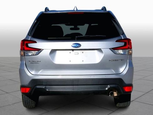 Used 2022 Subaru Forester Premium image 5