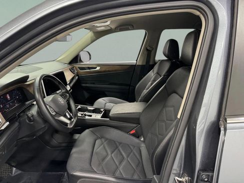 Used 2024 Volkswagen Atlas SE image 27