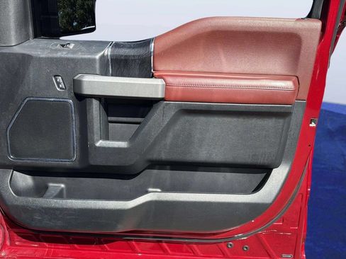 Used 2018 Ford F150 Platinum w/ Equipment Group 701A Luxury AWD/4WD image 19