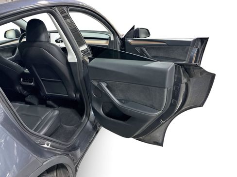 Certified 2023 Tesla Model Y Long Range AWD/4WD image 12