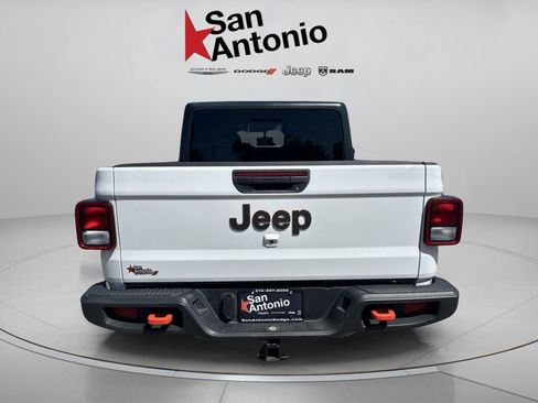 Used 2023 Jeep Gladiator Mojave AWD/4WD image 13