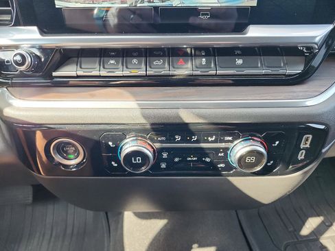 Certified 2024 GMC Sierra 1500 SLT image 20