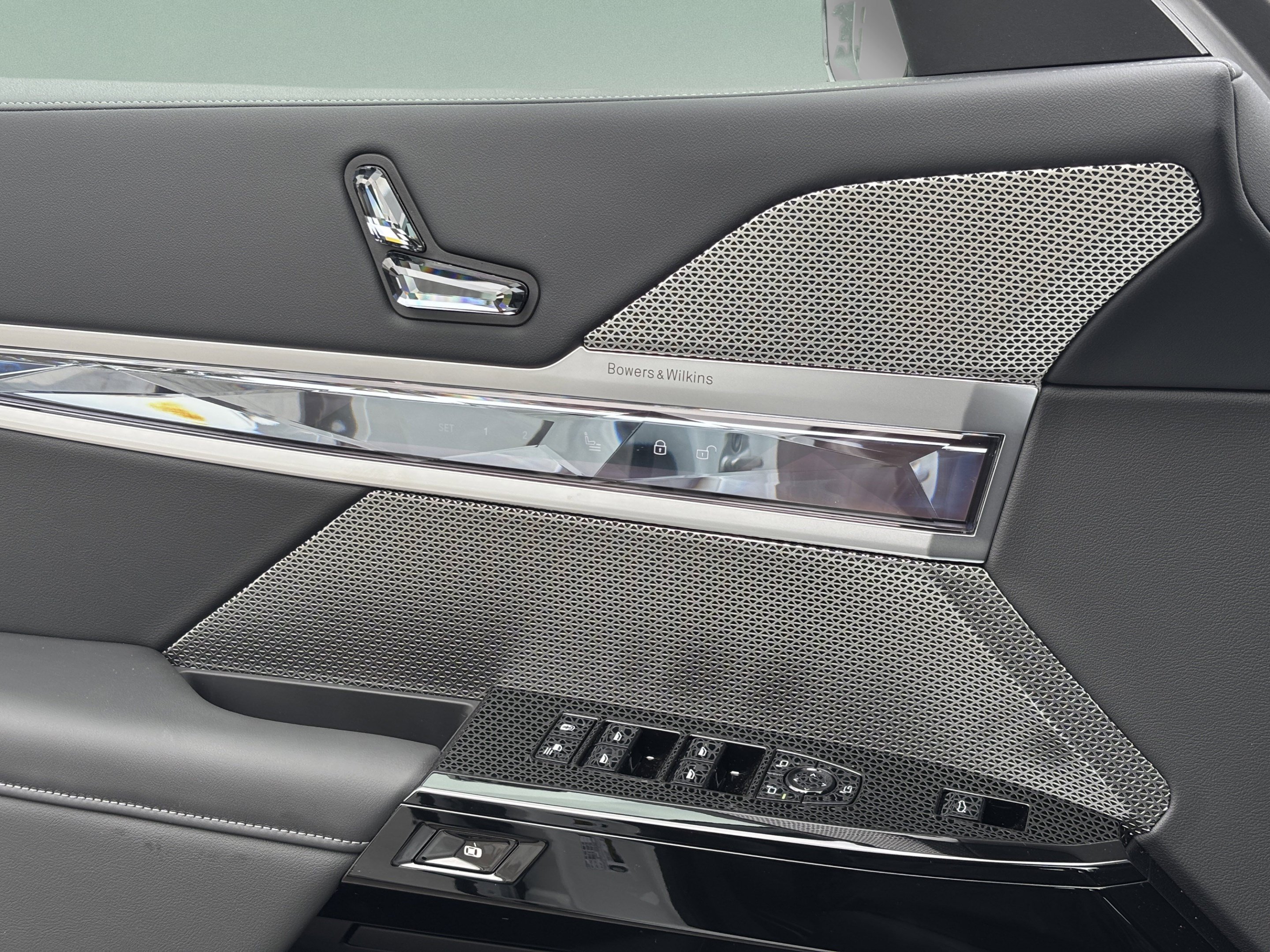 Used 2026 BMW 740i RWD image 24