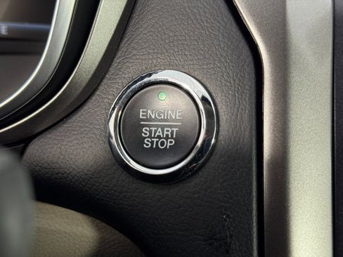 Used 2017 Ford Fusion SE w/ Fusion SE Technology Package image 21