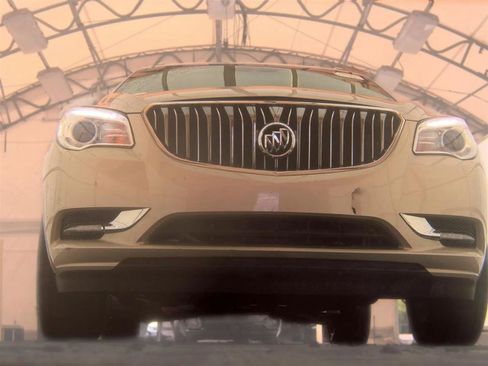 Used 2015 Buick Enclave Leather FWD image 3