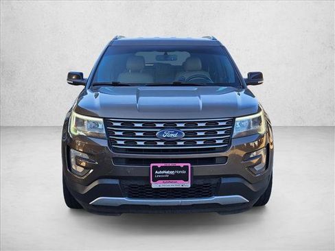 Used 2016 Ford Explorer XLT w/ Equipment Group 202A image 2