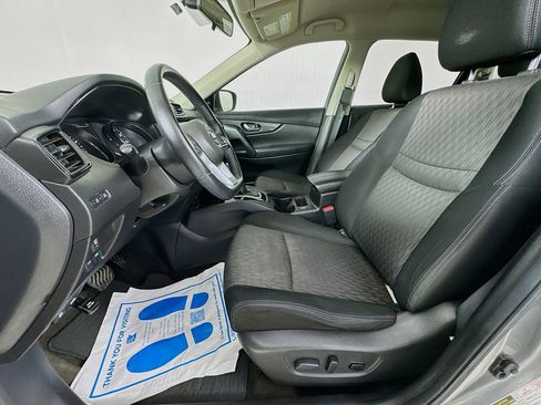 Used 2017 Nissan Rogue SV FWD image 25