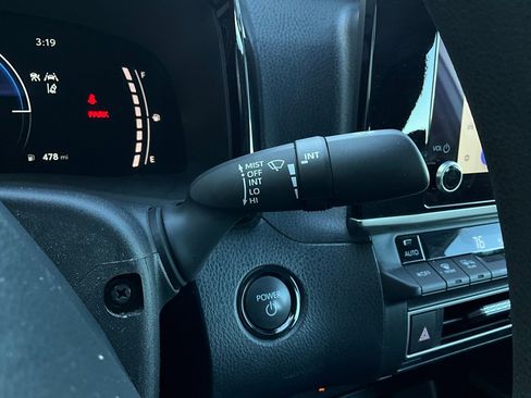 Used 2025 Toyota Camry LE image 33