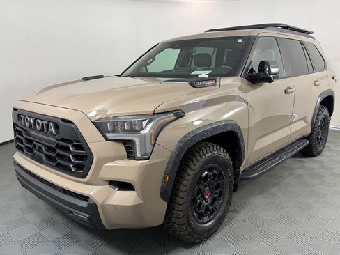 Used 2025 Toyota Sequoia 4WD image 1