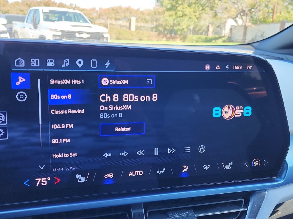 Used 2024 Chevrolet Equinox EV LT FWD image 16