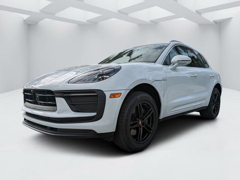 Used 2023 Porsche Macan image 7