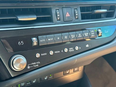 New 2025 Lexus ES 300h F Sport image 22