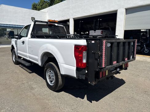 Used 2018 Ford F250 XL w/ Power Equipment Group AWD/4WD image 3