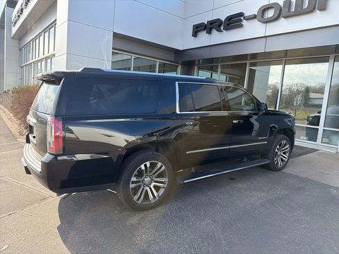 Used 2020 GMC Yukon XL Denali w/ Denali Ultimate Package image 4