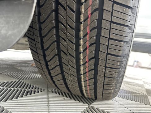 Used 2020 Ford Explorer Platinum w/ Premium Technology Package image 12