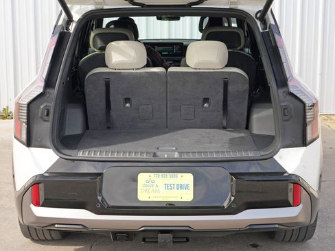 Used 2024 Kia EV9 GT-Line image 10