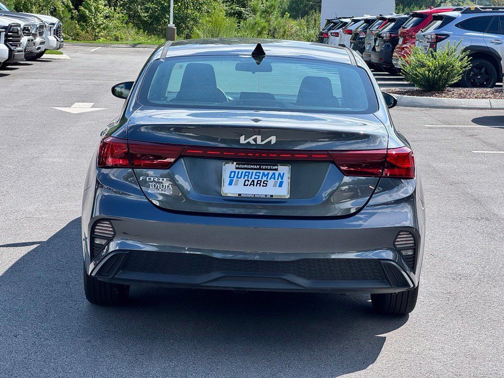 Used 2024 Kia Forte LXS FWD image 5