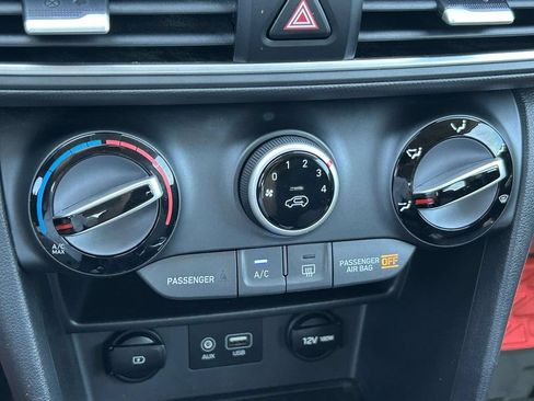 Used 2019 Hyundai Kona SE FWD image 22