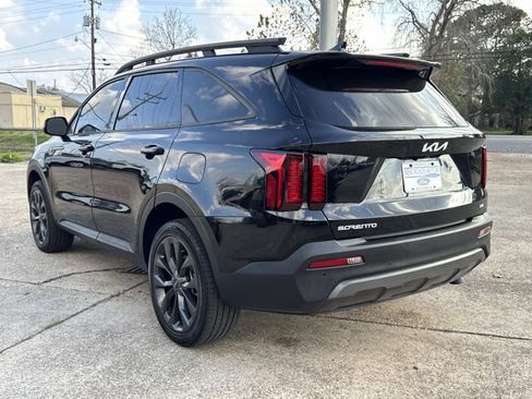 Used 2023 Kia Sorento X-Line EX image 4