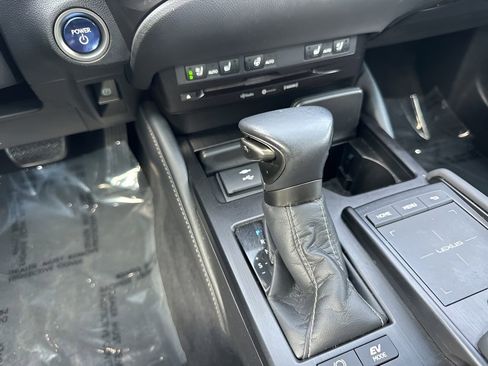 Used 2021 Lexus ES 300h w/ Premium Package image 18