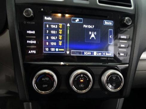 Used 2018 Subaru Forester 2.5i Premium w/ All-Weather Package AWD/4WD image 13