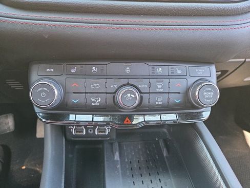 Used 2025 Dodge Durango R/T w/ Blacktop Package AWD/4WD image 20
