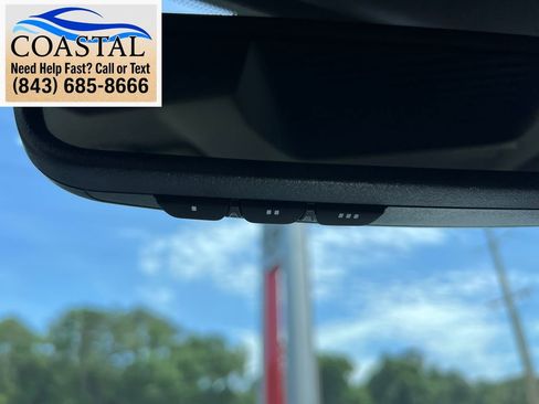Used 2025 Nissan Pathfinder SL FWD image 44