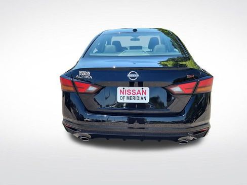 Used 2024 Nissan Altima 2.5 SR w/ SR Premium Package FWD image 5