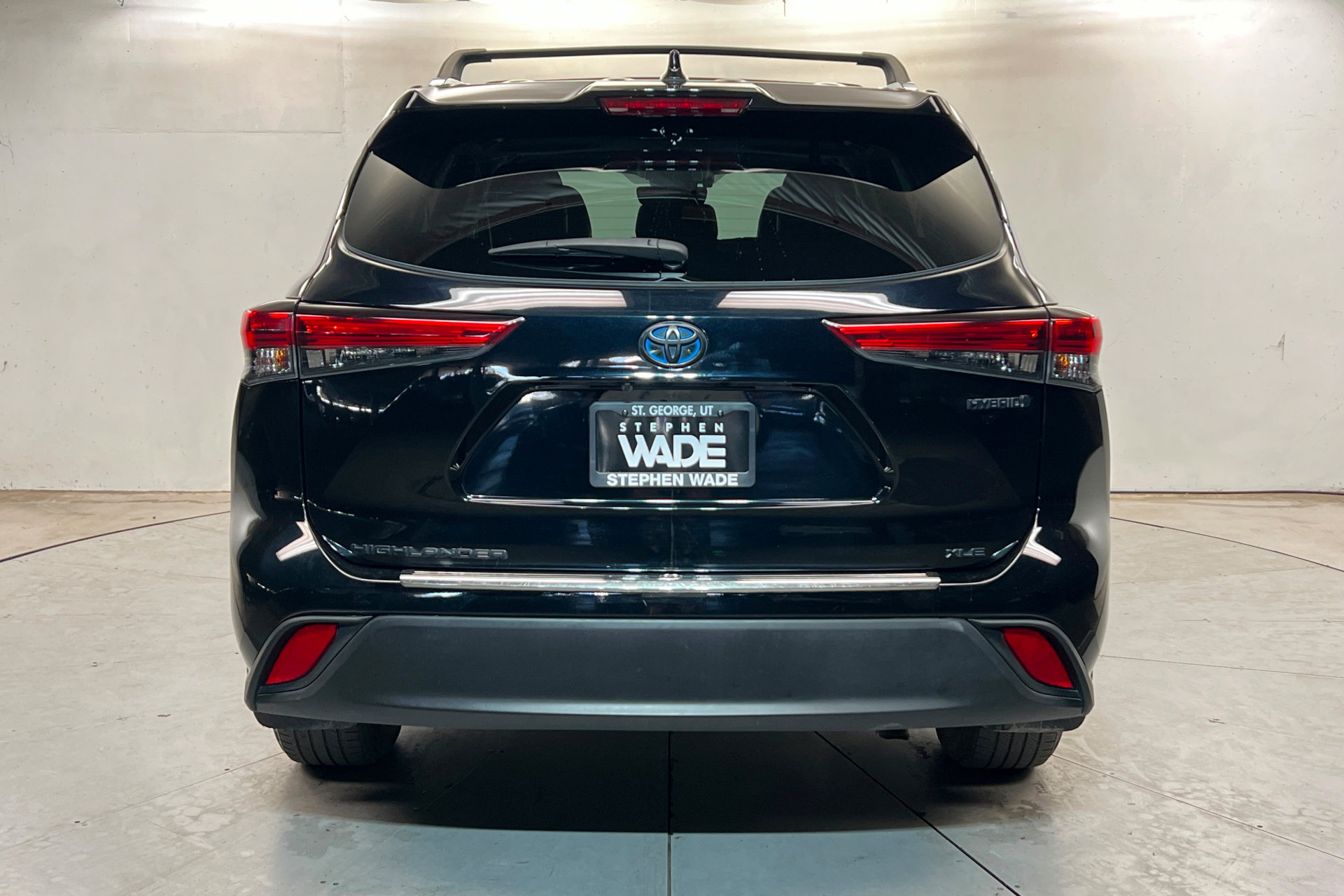 Certified 2021 Toyota Highlander XLE AWD/4WD image 5