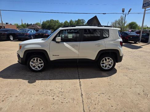 Used 2018 Jeep Renegade Latitude image 4