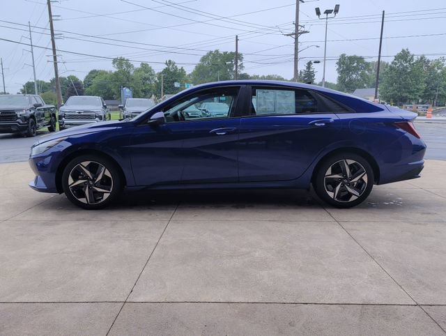 Used 2023 Hyundai Elantra SEL w/ Convenience Package FWD image 5