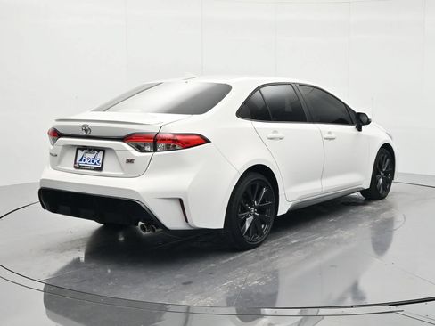 Used 2023 Toyota Corolla SE FWD image 5