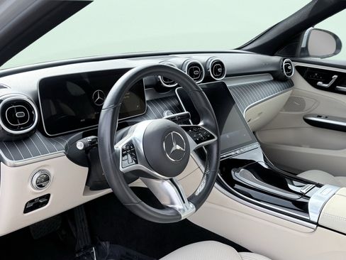 Used 2025 Mercedes-Benz C 300 Sedan image 25