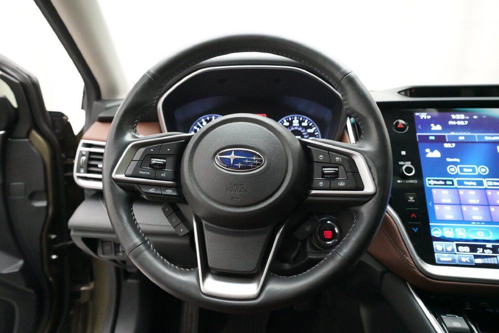 Used 2020 Subaru Outback Touring AWD/4WD image 4